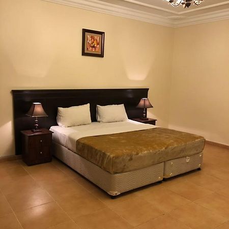 Апарт отель Al Meknan Furnished Units Медина Экстерьер фото